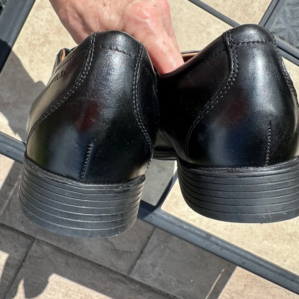 Clarks elegant black